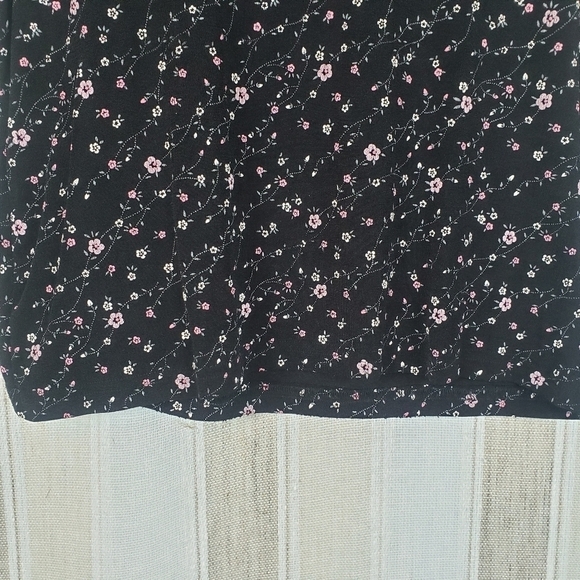 Vintage Ditzy Floral Tank Top Black Size Medium/Large - Picture 3 of 9